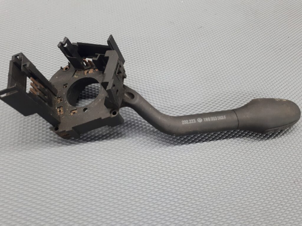 90124931 wlacznik wycieraczek golf 3 mk3