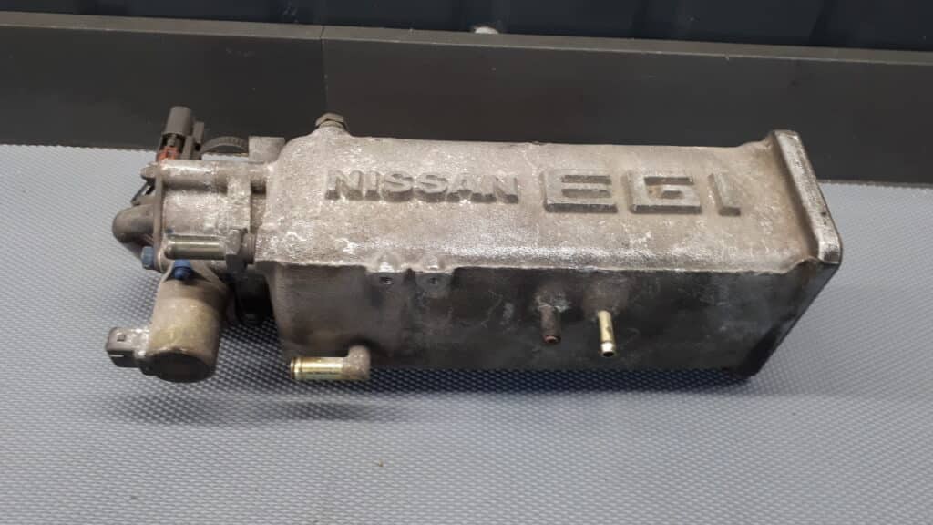 Kolektor ssący Nissan Bluebird 2.0