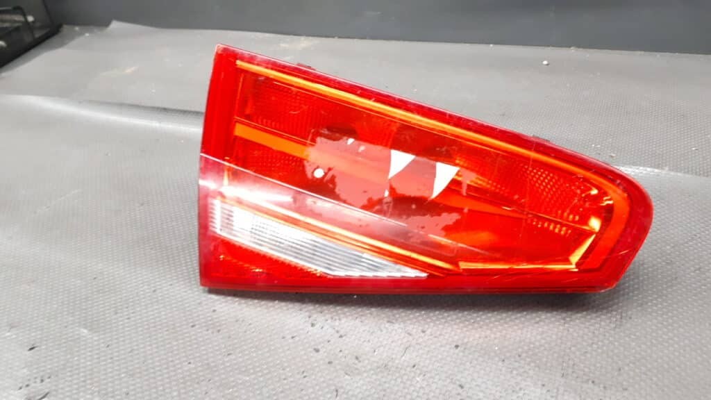 8k5945093aa lampa lewy tyl audi a4 b8