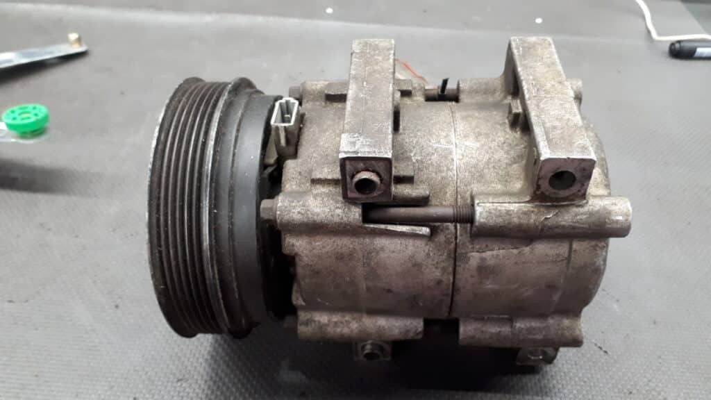 96FW19D629BC kompresor klimatyzacji ford fiesta mk5
