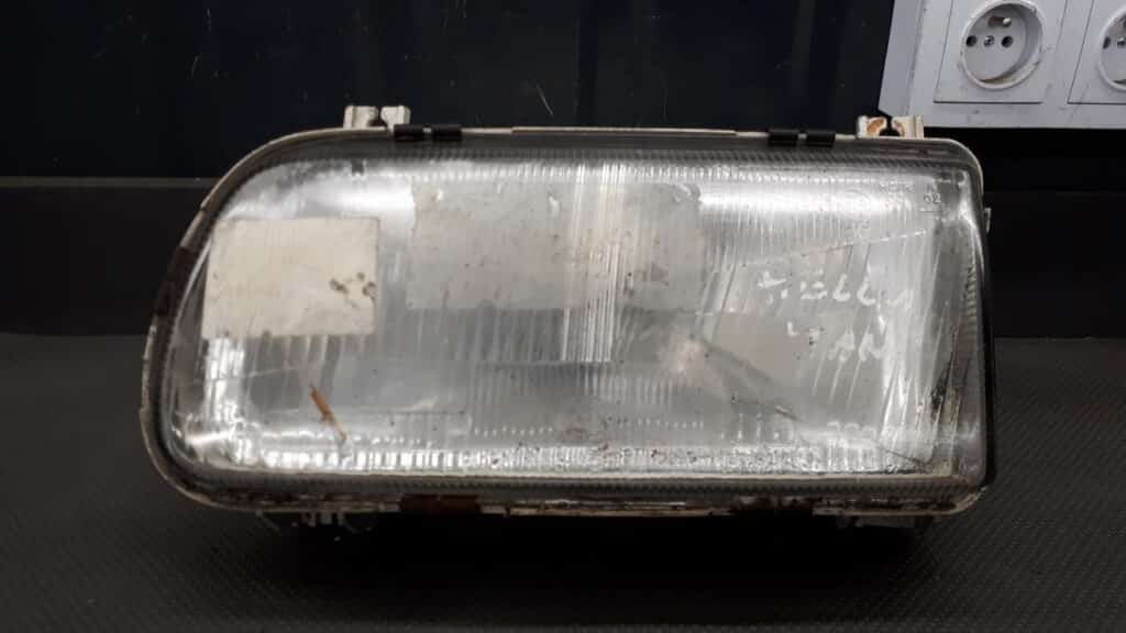 246055-00 reflektor lewy 5d skoda felicia 94-98 Hella