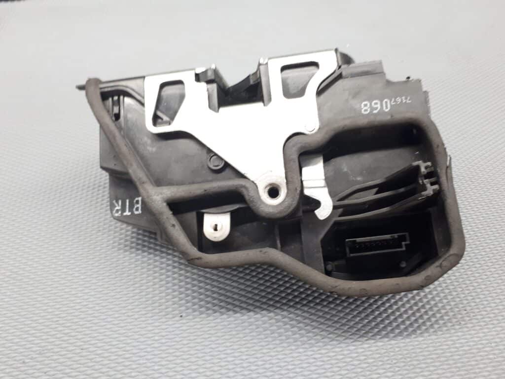 7167068 zamek prawy przod bmw e60