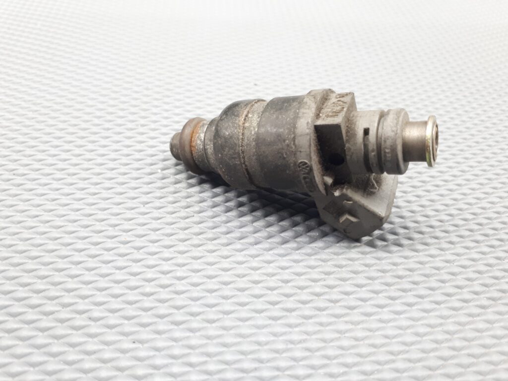 06A906031A Wtryskiwacz Audi a3 8L 1.8