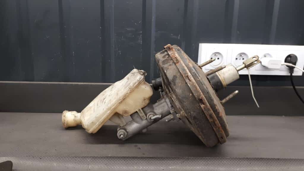 9649329480 serwo hamulcowe citroen c3 1.4 hdi 02-08r