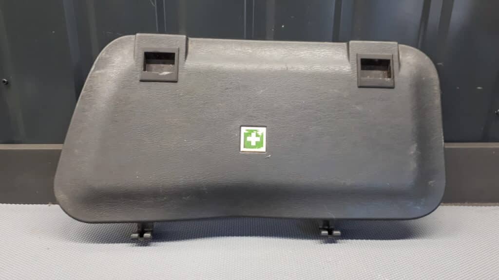 A1637163380 Klapka schowka bagażnika prawa Mercedes w163