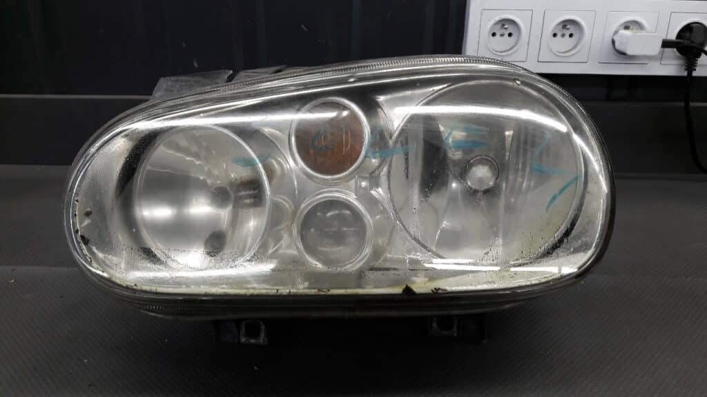 Reflektor lewy VW Golf IV Valeo