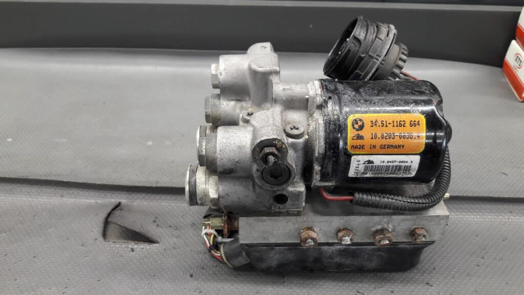 1162664 pompa ABS BMW E36 1.9 3.0