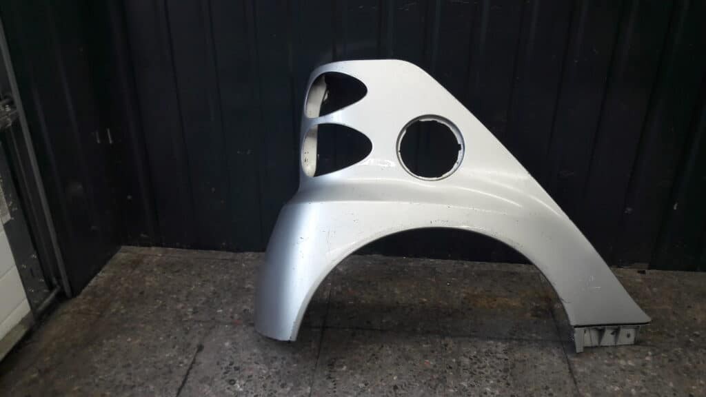 A4518820201 blotnik prawy tyl SMART FORTWO SREBRNY