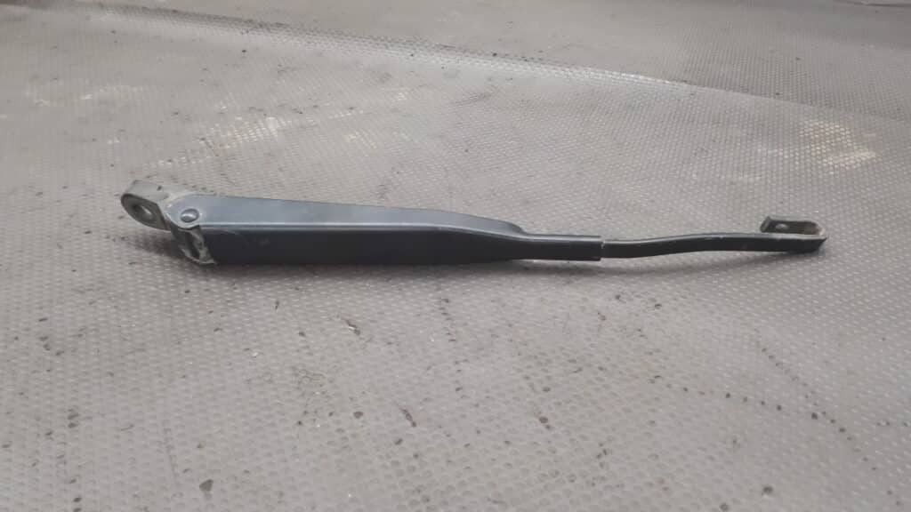 a1688201044 ramie wycieraczki tyl mercedes w168
