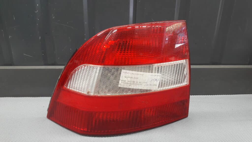 37370748 lampa lewy tyl Opel Vectra B
