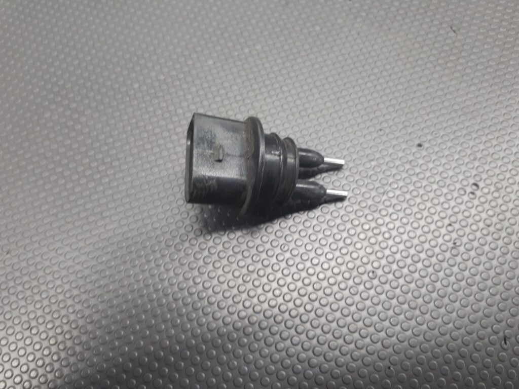 7M0919376 Czujnik plynu spryskiwacza VW Passat B5 B6