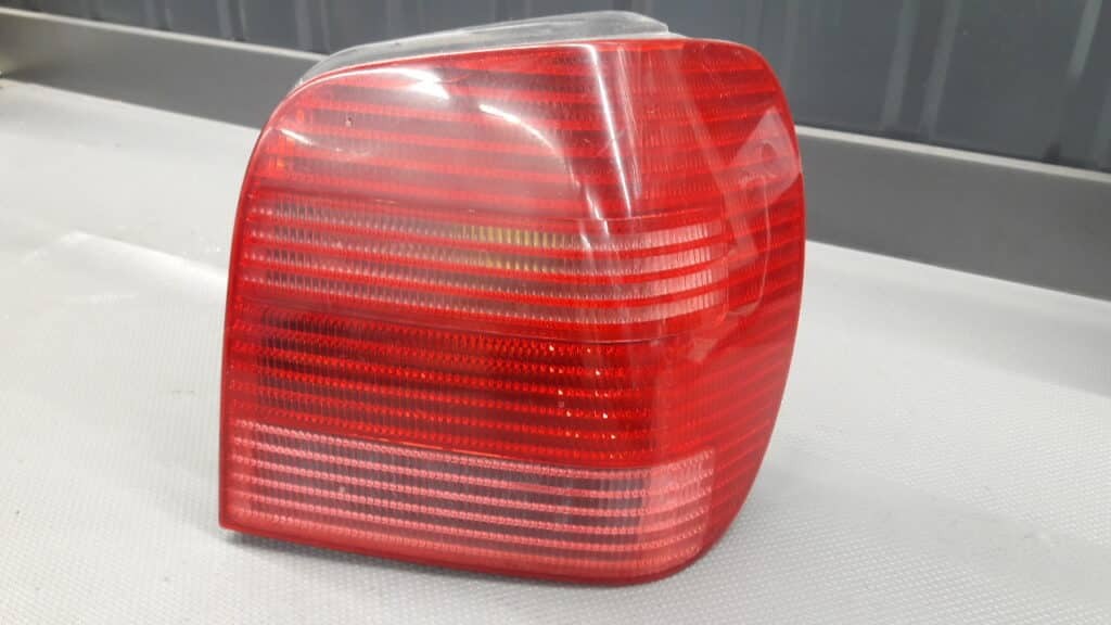 964080 LAMPA PRAWY TYL VW POLO 00R K