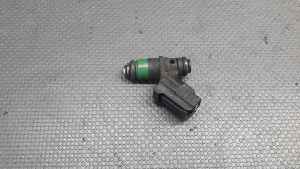 03E906031 wtrysk wtryskiwacz seat ibiza III 1.2