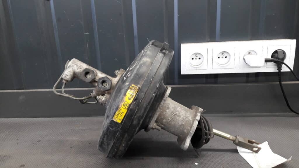 34331160565 Pompa hamulcowa Servo BMW E34 2,0