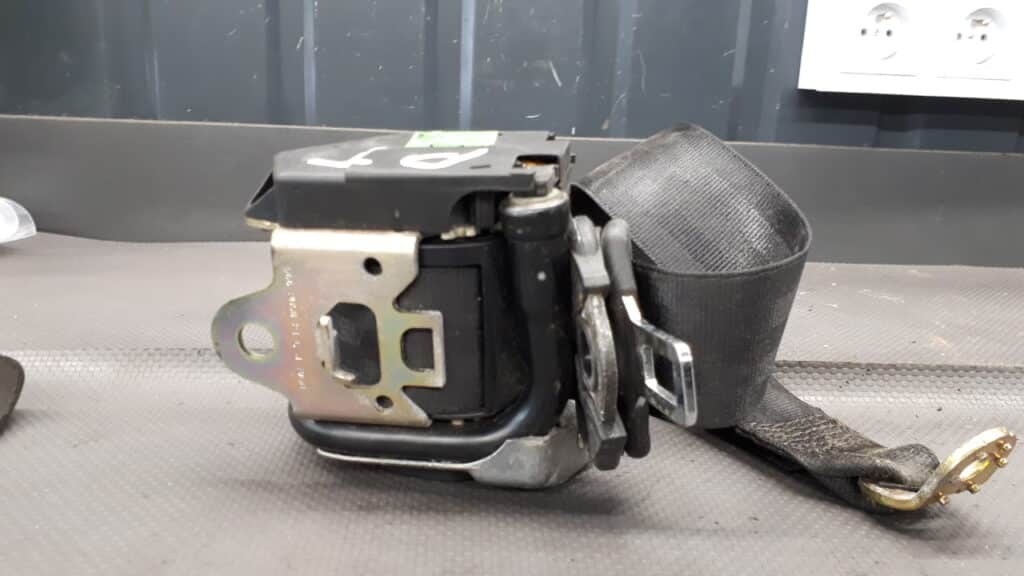 8l4857806a pas bezpieczeństwa lewy audi a3