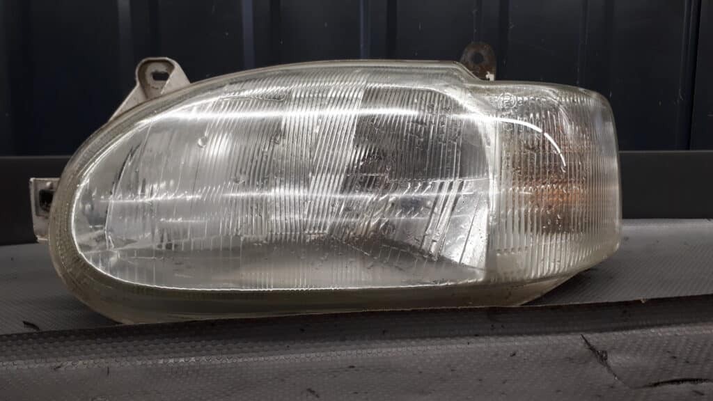 reflektor lewy FORD ESCORT MK7  Valeo