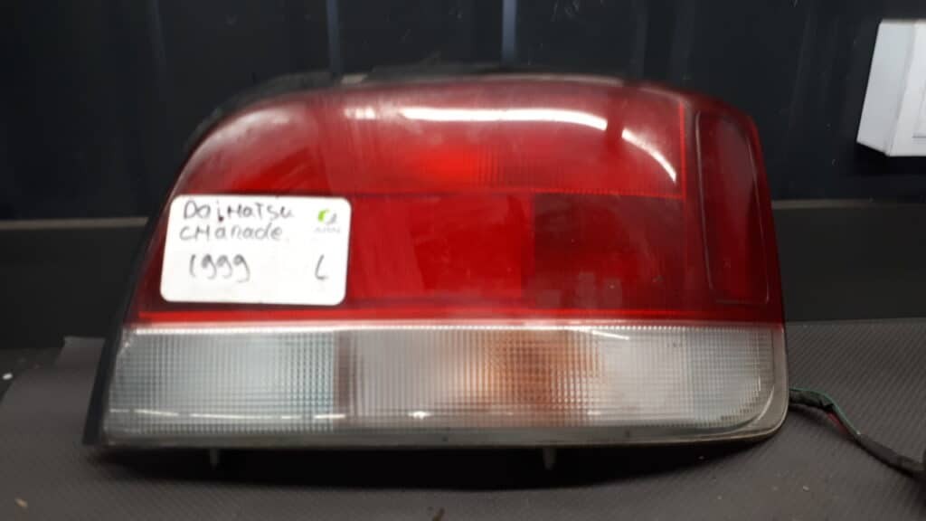 220-32018 lampa tył tylna suzuki baleno 95-02 h/b