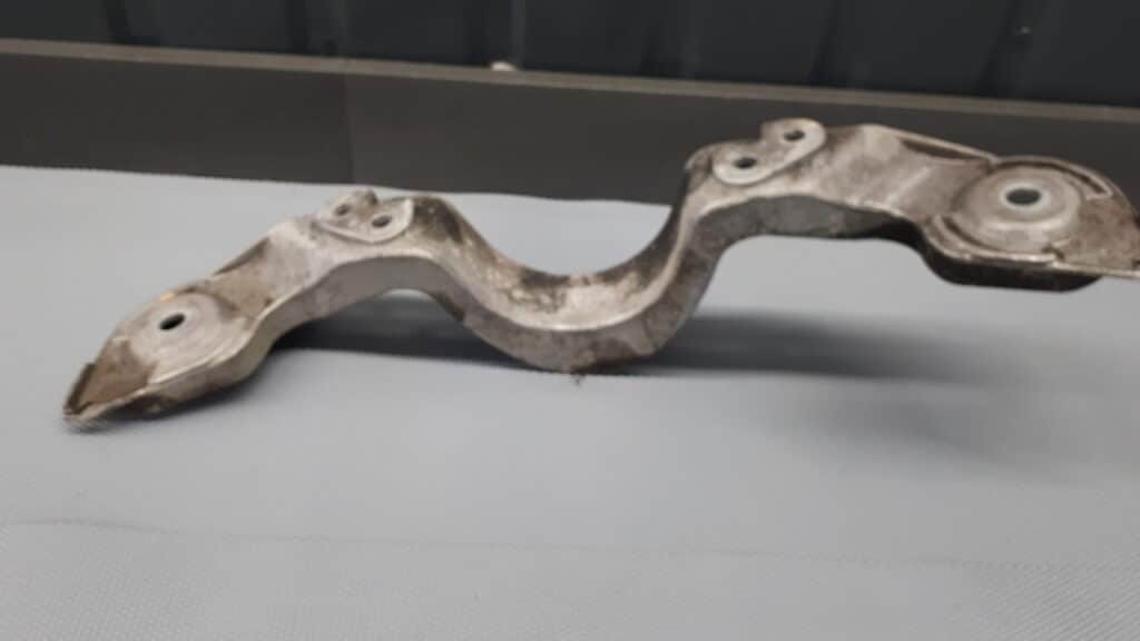 1094421A lapa podpora mostu bmw e46 2.0 04r