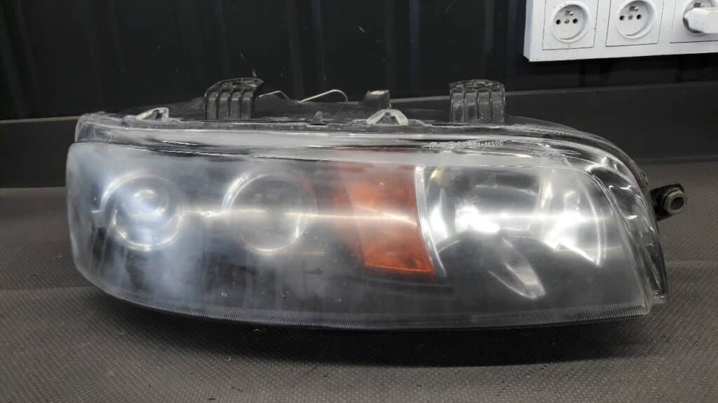 Reflektor prawy Fiat Punto II Valeo