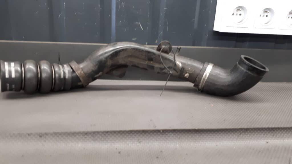 xs4q-6n650-af przewód powietrza ford focus mk1 1.8