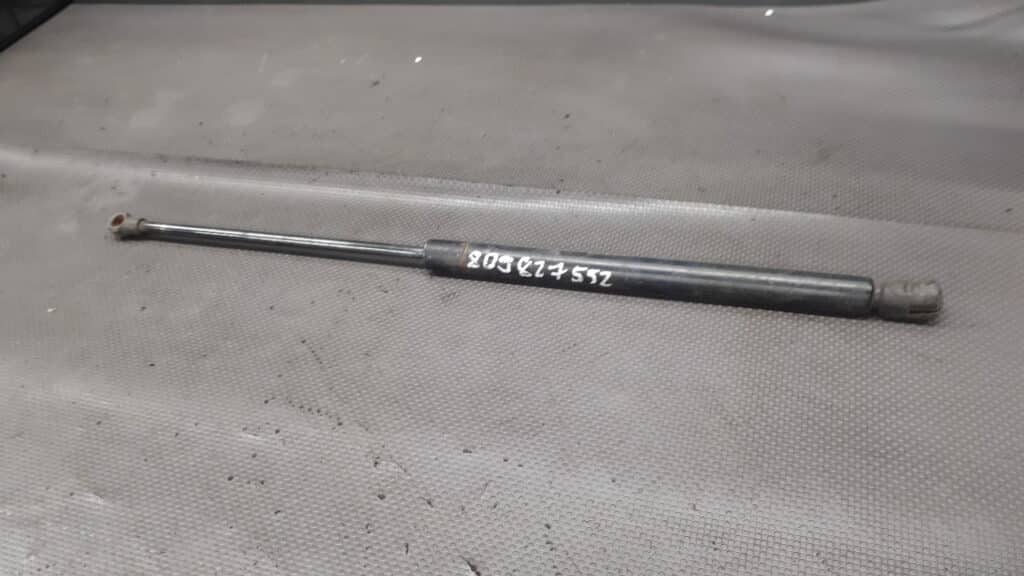 8D9827552F Silownik klapy Audi A4 B6