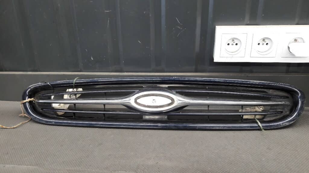 93AG8B150 Grill atrapa Ford Escort V 93r