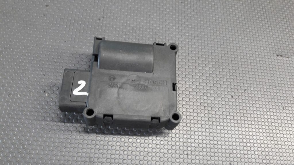 0132801359 silniczek nagrzewnicy audi a6 c6 bosch