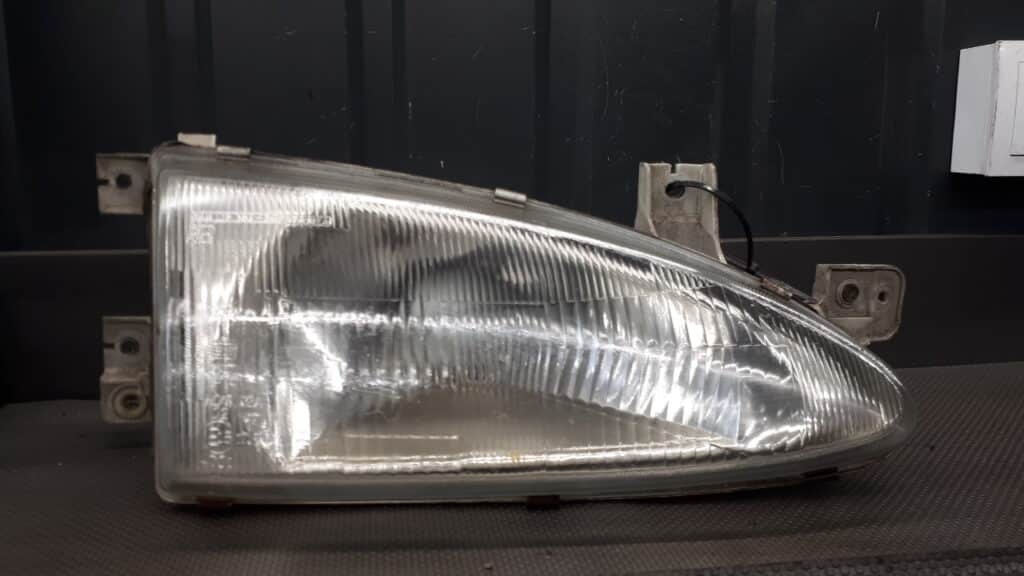 reflektor prawy hyundai accent 97