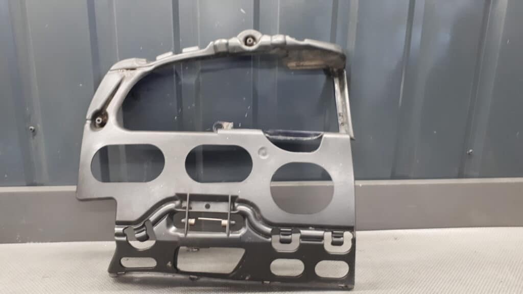 7178069 ślizg zderzaka lewy przód BMW E60 LIFT