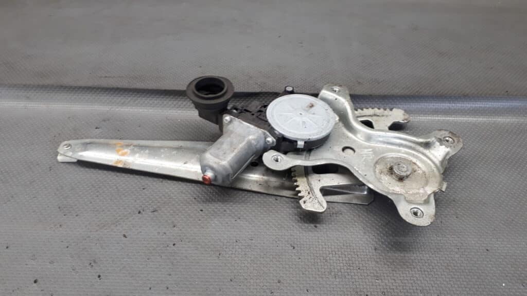 8572035140 mechanizm szyby prawy tył  TOYOTA RAV4 IV