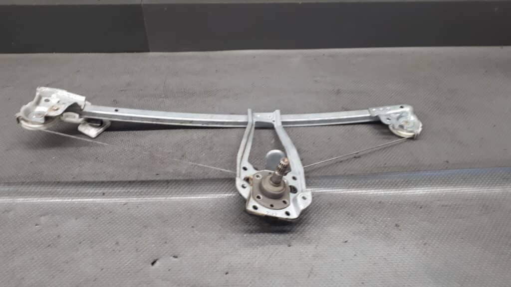 Mechanizm szyby lewy tył Mercedes w202