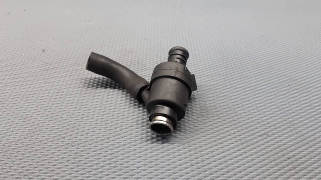 D3768FA 1247931 wtryskiwacz  bmw seria  3 E46