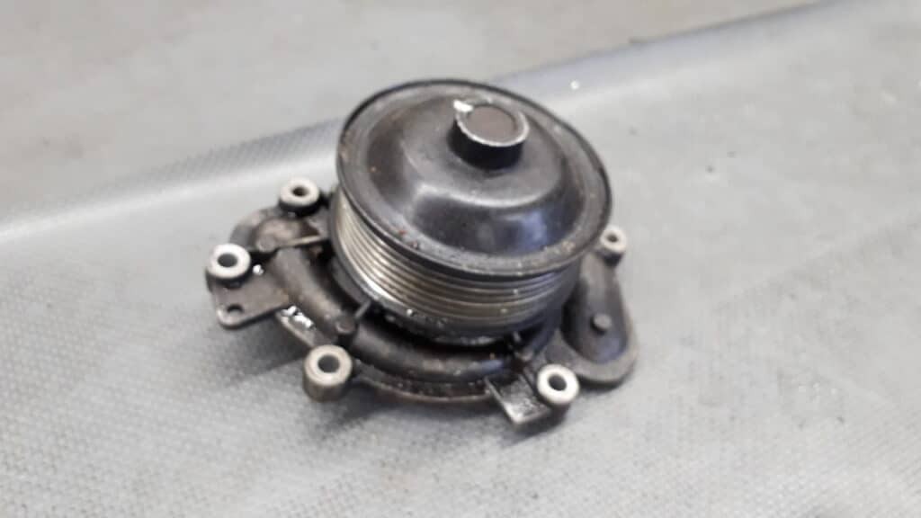 A6422020410 pompa wody MERCEDES W211 3.0CDI