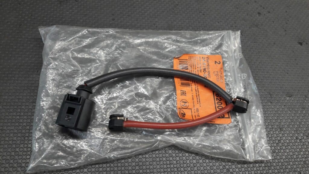24.8190-0012.2 styk ostrzegawczy audi q706r