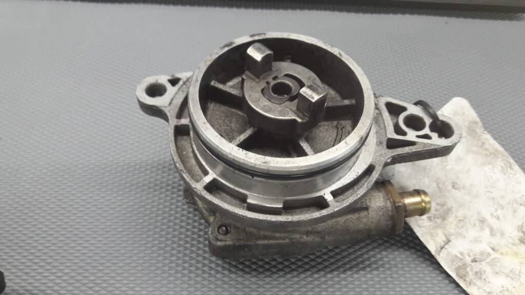 221057 pompa vacum BMW E36 1.7