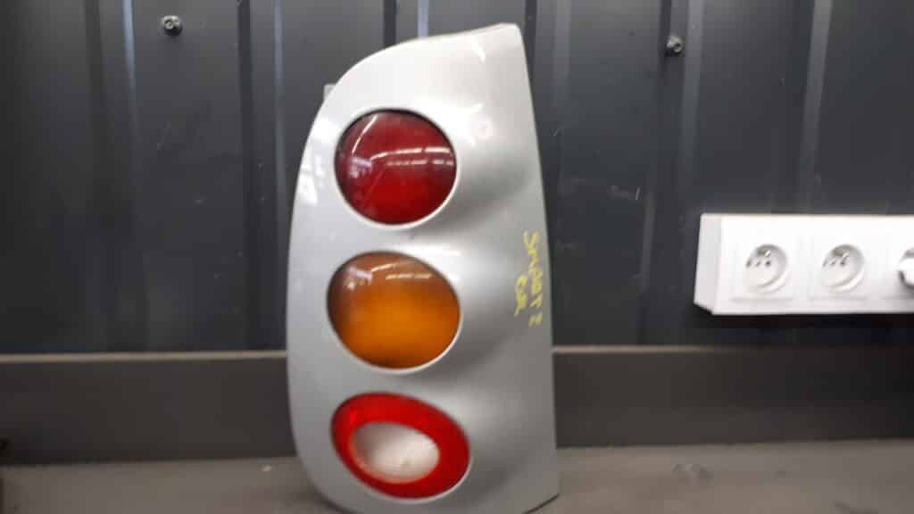 253042r lampa prawy tył smart fortwo 450