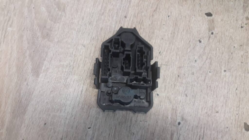 1h5945257 Wklad lampy tyl VW Vento