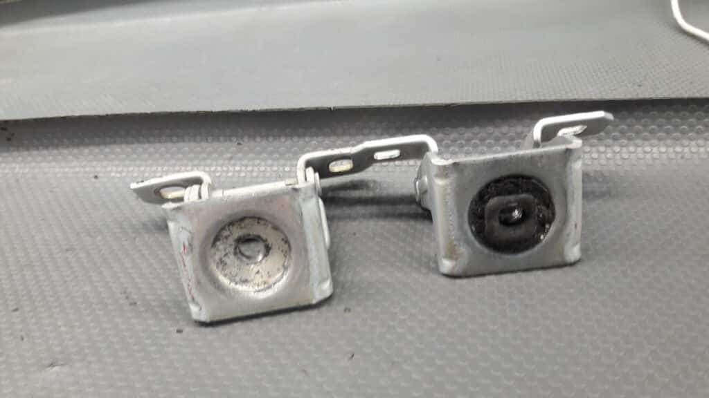 zawias P+L klapy bagaznika Fiat punto 2