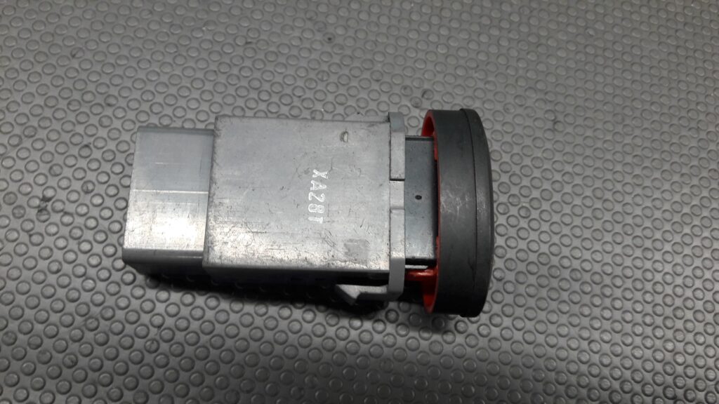 884W0140 wlacznik przeciwmgielnych ford mondeo mk3 III