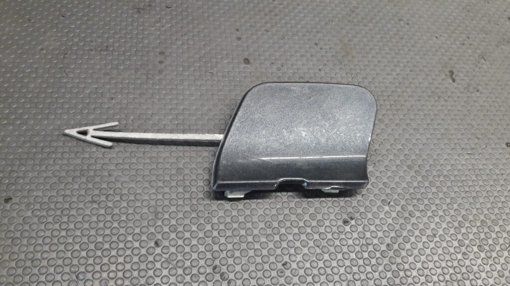 AM21-17A989-A zaslepka  haka zderzaka FORD FOCUS 3