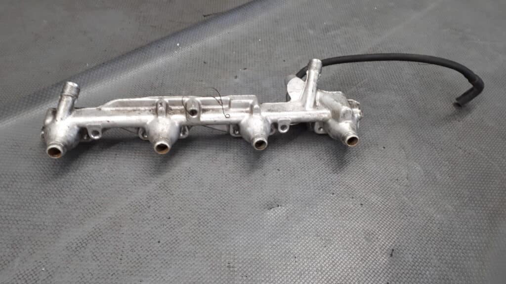 938F-9D280AC listwa wtryskowa Ford Mondeo 1.6