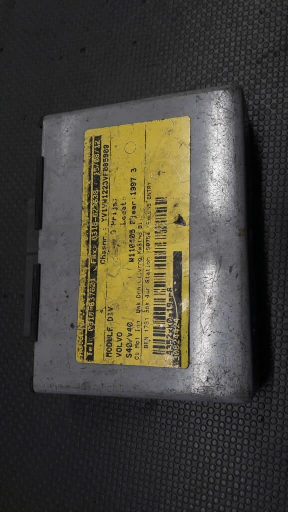 30824424 sterownik zamka volvo V40 S40
