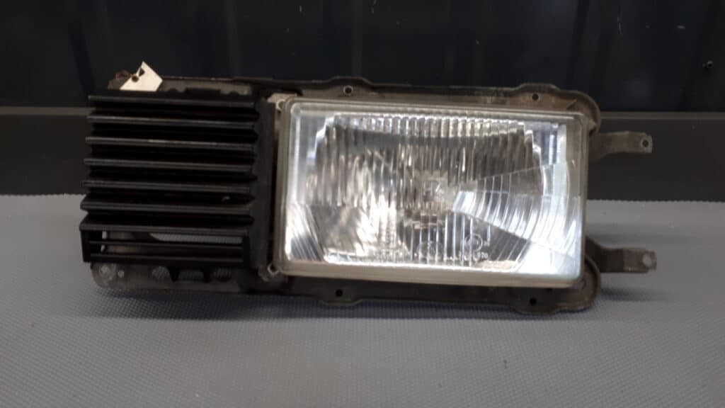 901-123877 reflektor lewy VW SCIROCCO II  85r