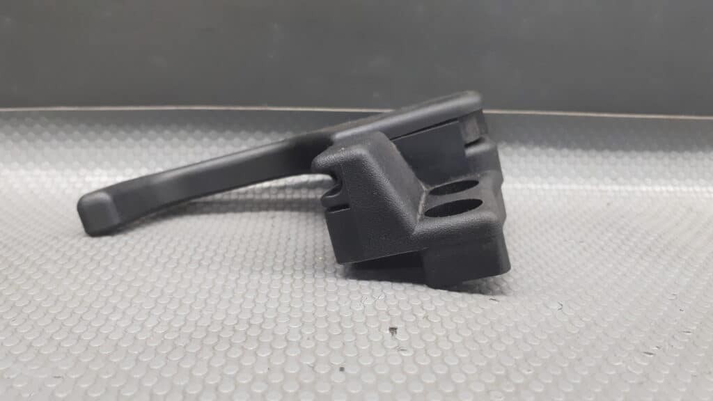 3A1823533 uchwyt otwierania maski VW Passat B4
