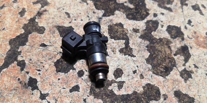 0280158046 WTRYSKIWACZ RENAULT CLIO III 1.2