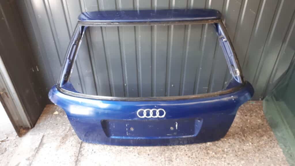 Klapa bagażnika tył Audi a3 8l 5D