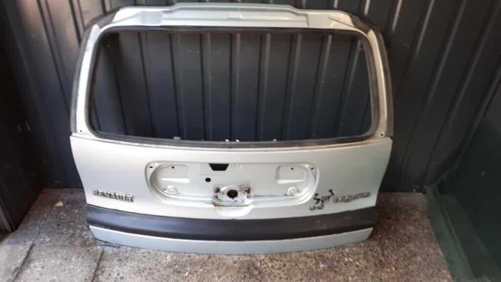 Klapa bagażnika tył Renault Laguna I kombi
