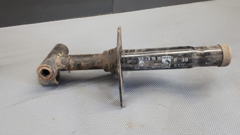 8159360 odbój zderzaka prawy przód  BMW E39