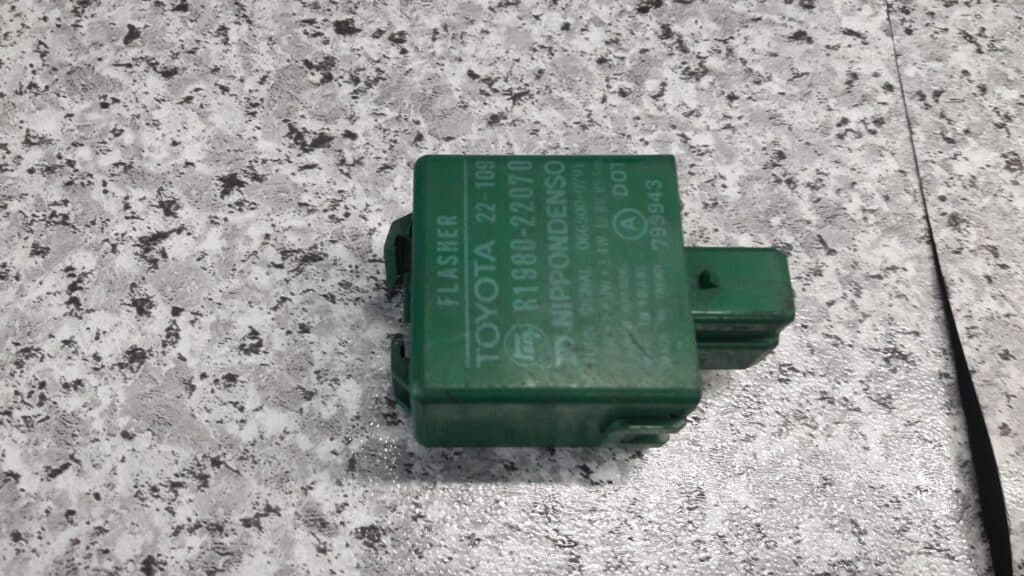 81980-22070 przekaznik swiatel toyota
