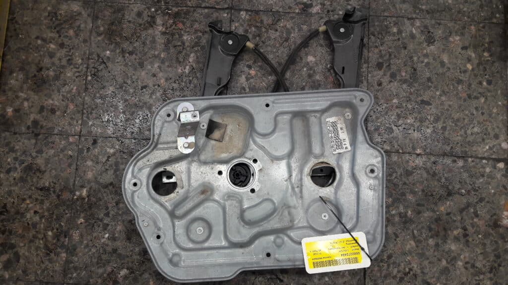 mechanizm szyby prawy przod Nissan Qashqai I 08r